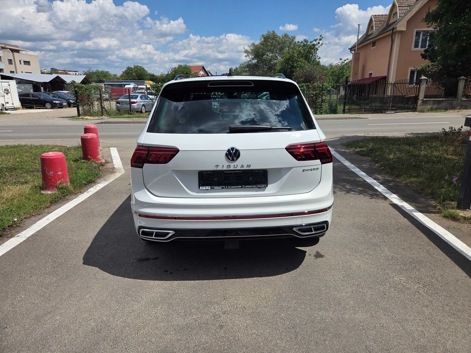 Volkswagen Tiguan R-line 1.4 e-hybrid 245cp an 2021 DSG virtualcockpit full extra pret 22900eu neg