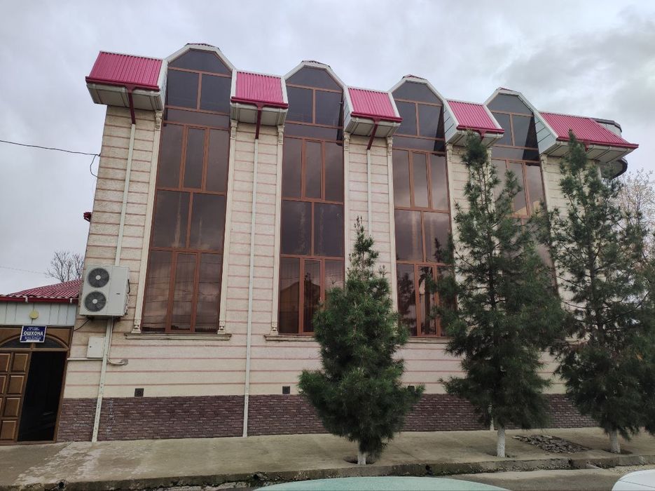 Срочно бизнес учун тайор бино сотилади!