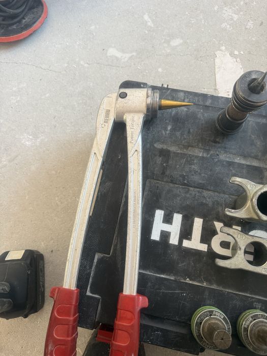 Преса за траби и фитинги Rehau rautool3