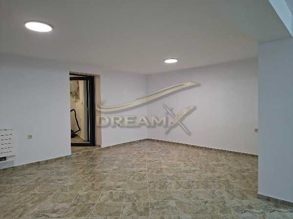 Дава се офис под наем в Центъра! 71830587