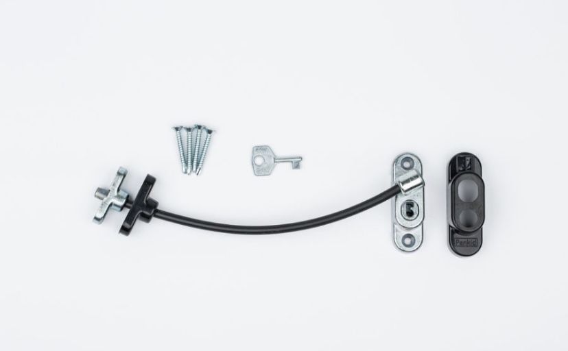 Детский замок на окно