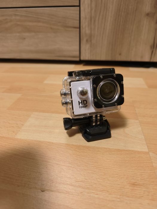 Екшън камера 1080p Full HD с Wi-Fi и карта памет