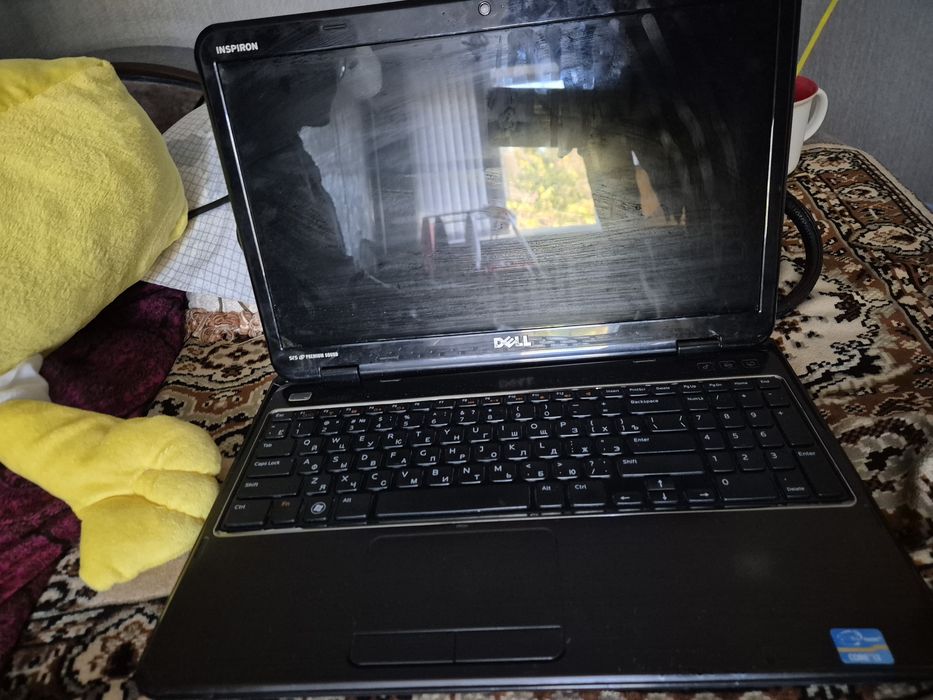 Ноутбук Dell i 3