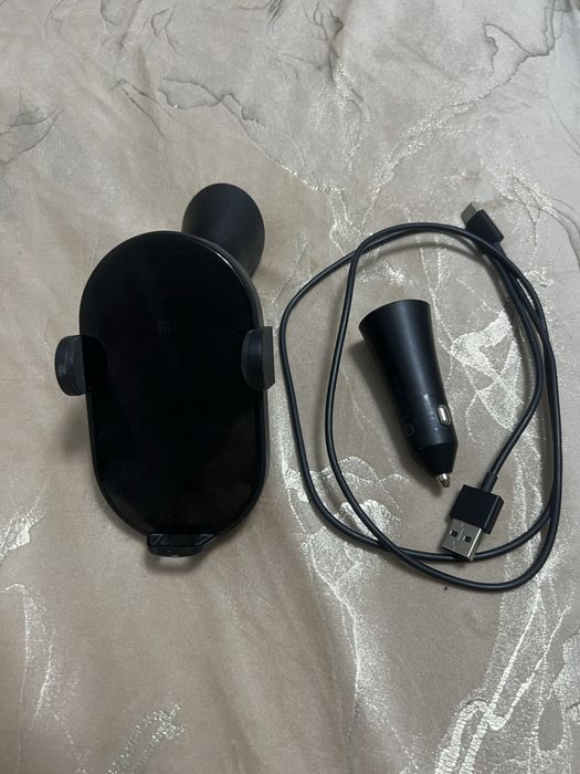Автомобильное зарядное устройство Xiaomi Wireless Car Charger 20W