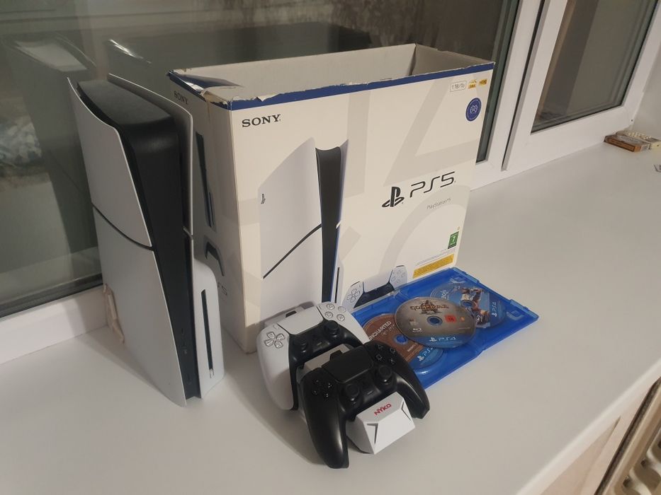 Продам PS5  или обменяю на айфон