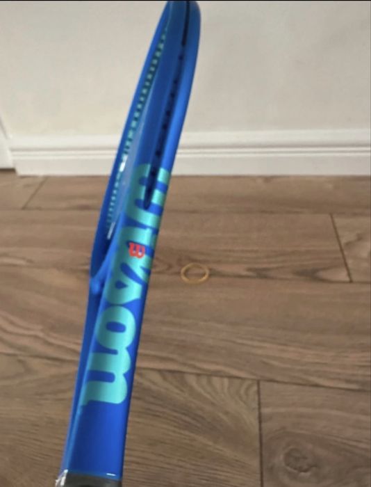 Wilson Ultra V5 an 2026,greutate 300g,grip 4