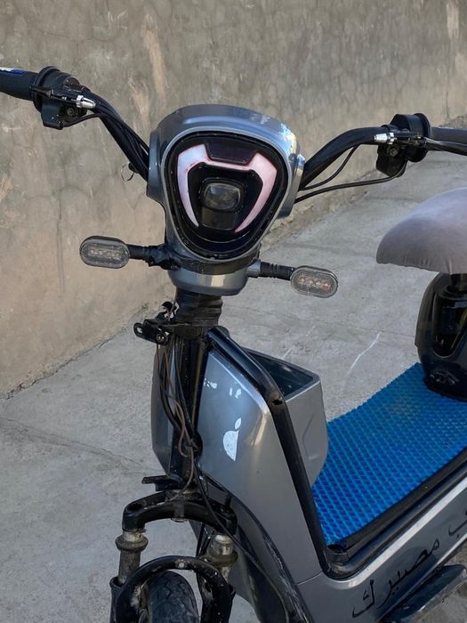 Скутер  электрвелосипед