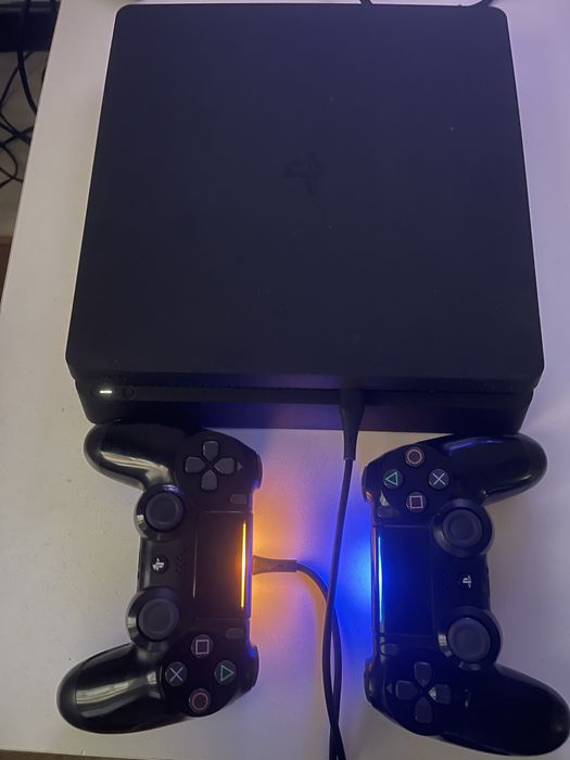 Продается Play station  (PS) 4 slim