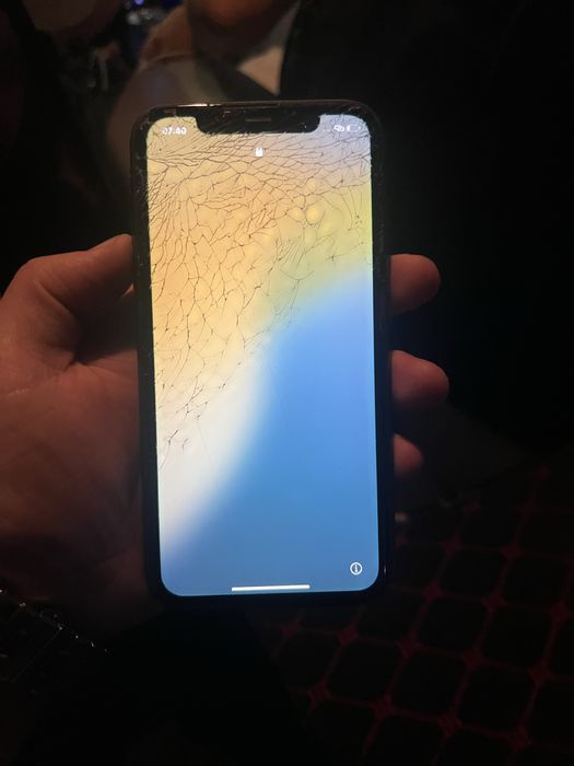 iPhone 11 Разбитый экран