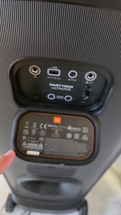 Boxa JBL Ultimate 1100 Ca nouă.Preṭ fix Detin Factura de achizitie.