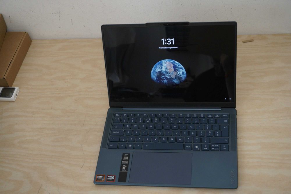 Нов! Лаптоп Lenovo Yoga Slim 7  14' 2025 - Ryzen AI 340, 16GB DDR5, 512GB SSD, FHD OLED ДДС