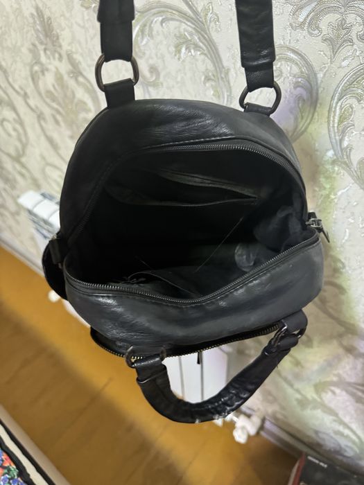 Ryukzak sumka sotiladi