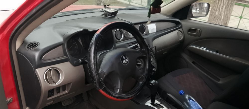 Митсубиси аутлендер