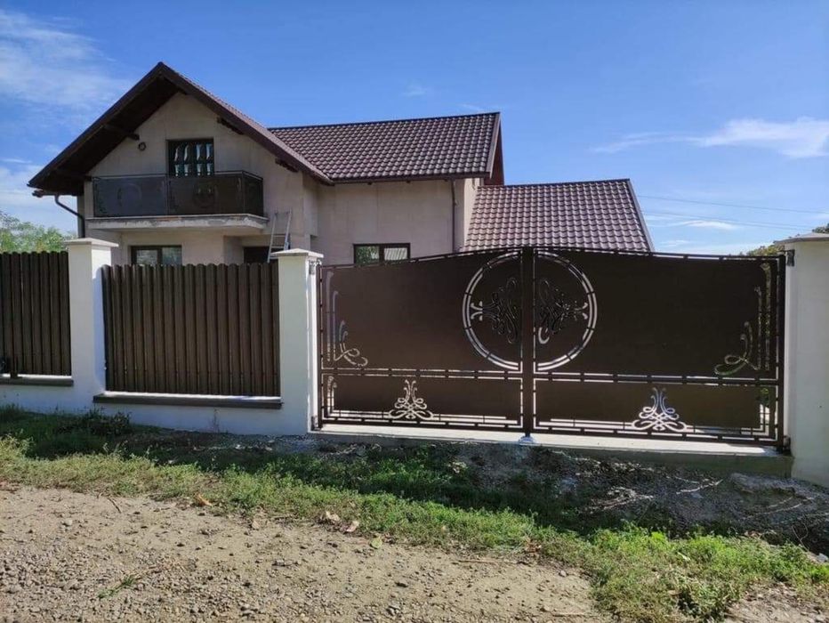 Porti din tabla decupata