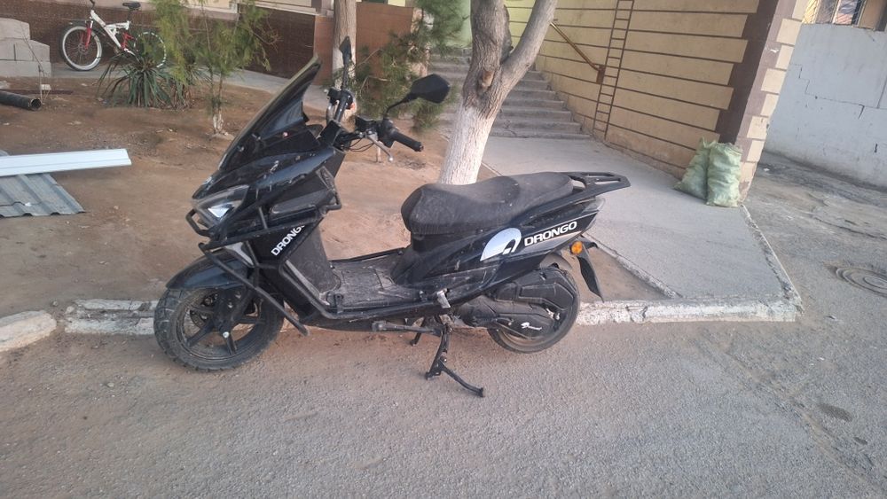 Скутер на бензине