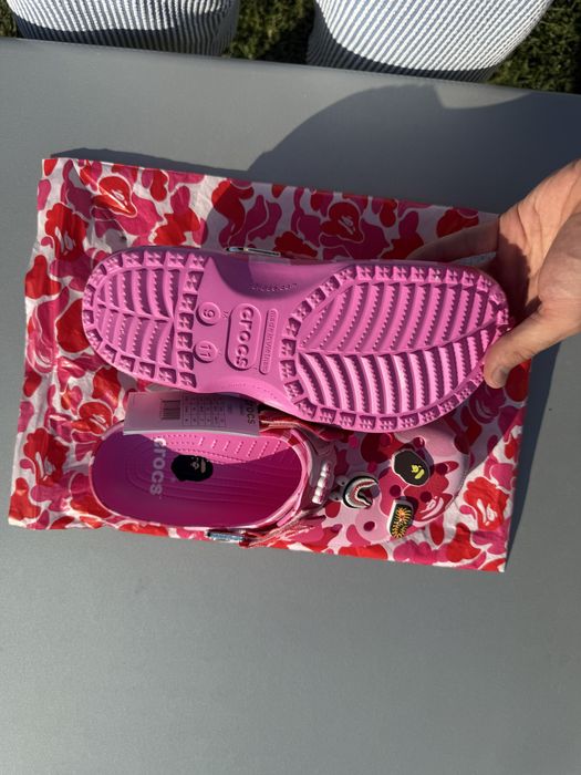 Crocs rose bape