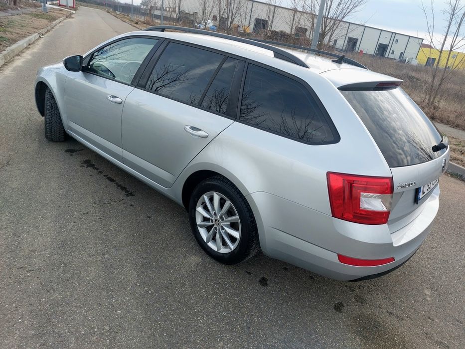 Vând SKODA Octavia III