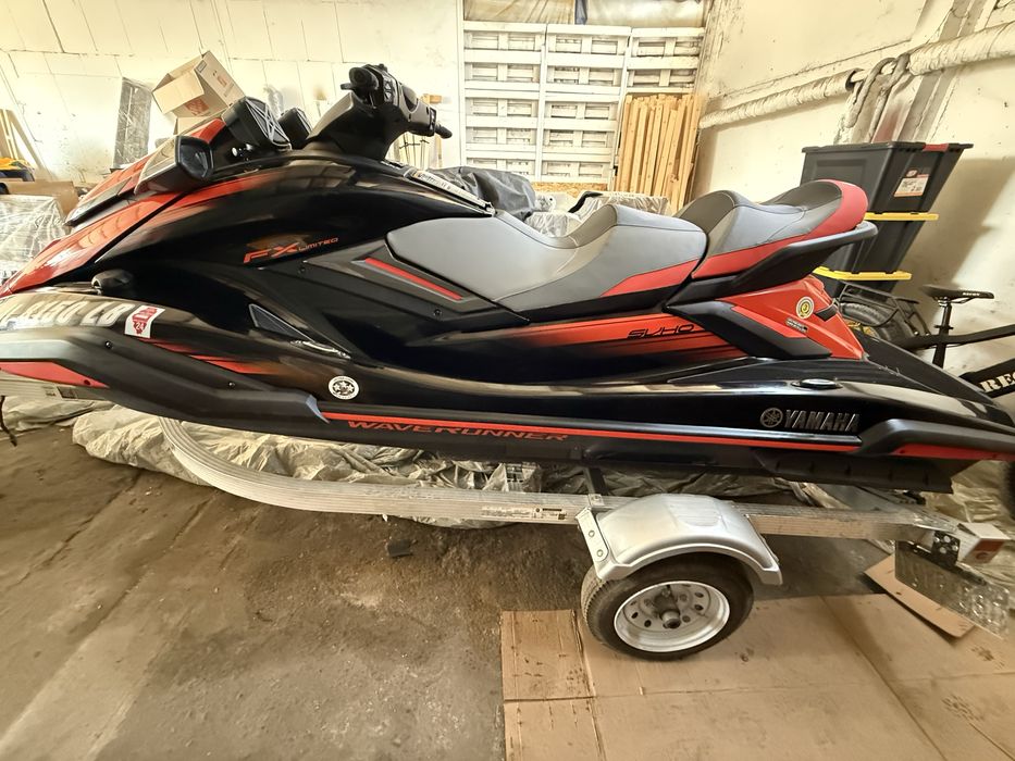2021 Yamaha Waverunner Fx Svho Limited със Колесар
