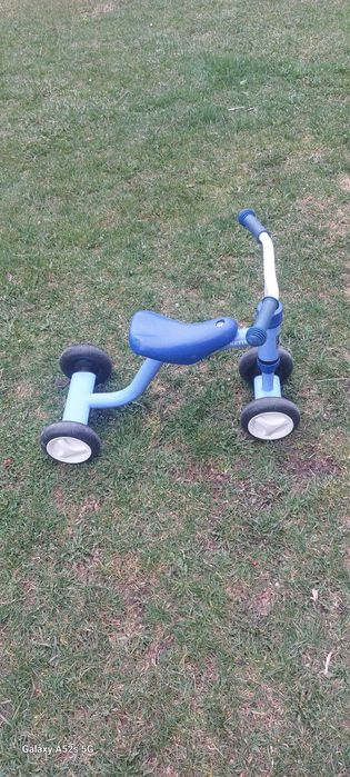 Vând  două triciclete copii