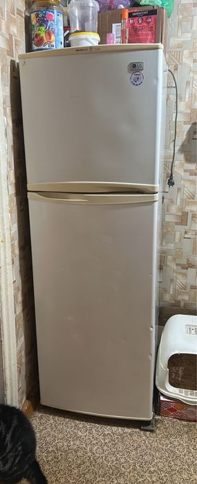 Продам холодильник