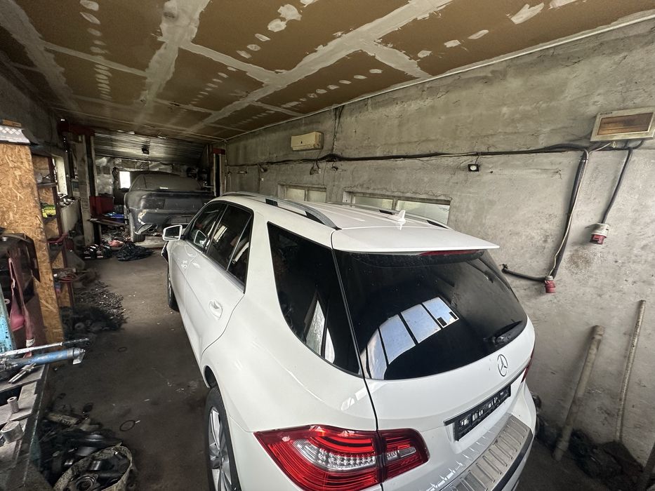 Dezmembrez/vand Mercedes ML 250