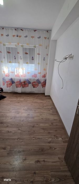 Berceni,2 min.metrou-Aparatorii patriei,an 1986,parcare ADP,boxa!