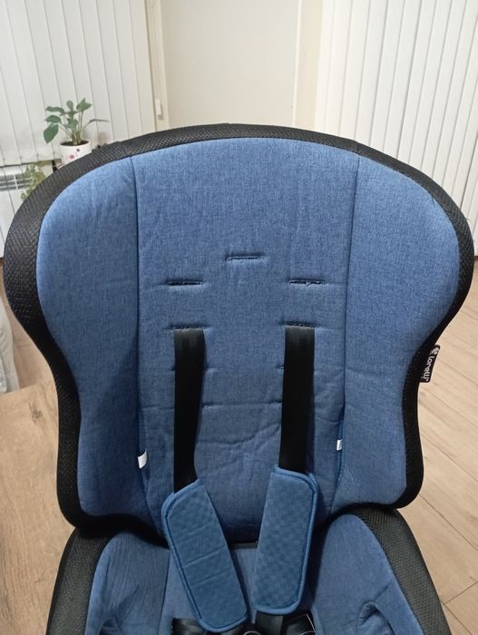 Продавам столче за кола Lorelli от 9 до 36 кг.