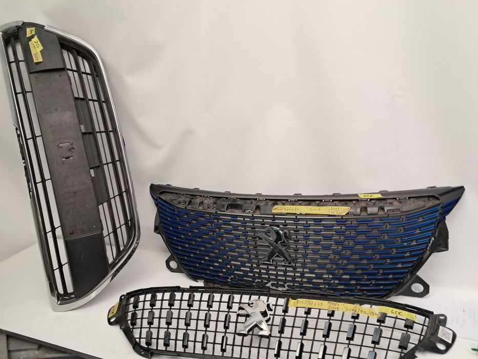 Грил решетка Peugeot 208 Peugeot 2008 2016/24 г