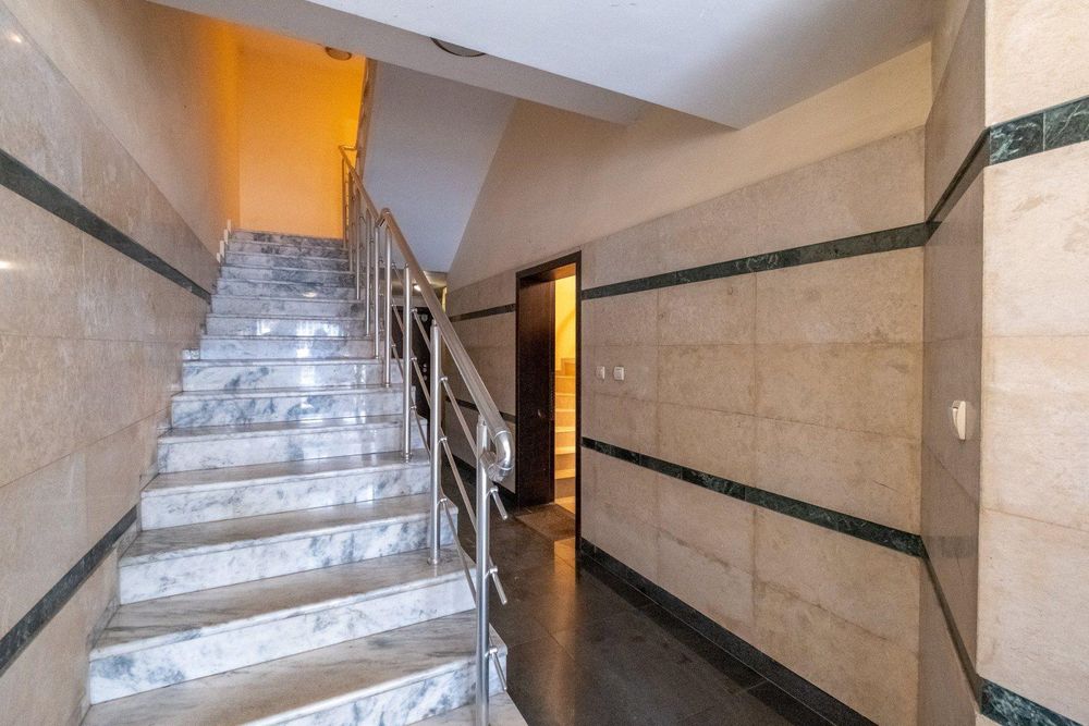 Тристаен за продажба в кв.Лозенец