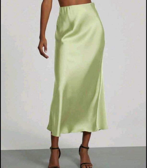 Fusta midi satin noua