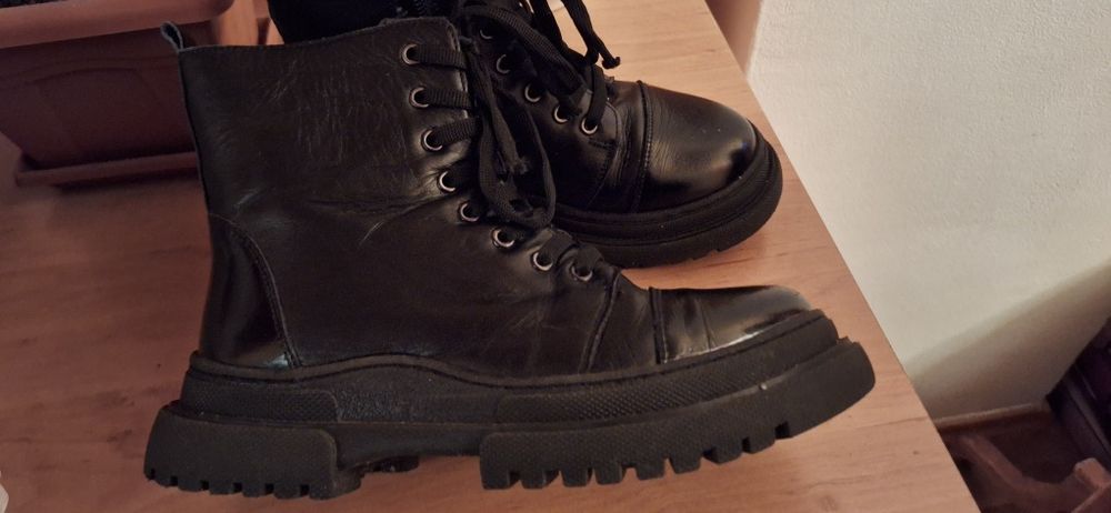 Ботинки кожаные черные
