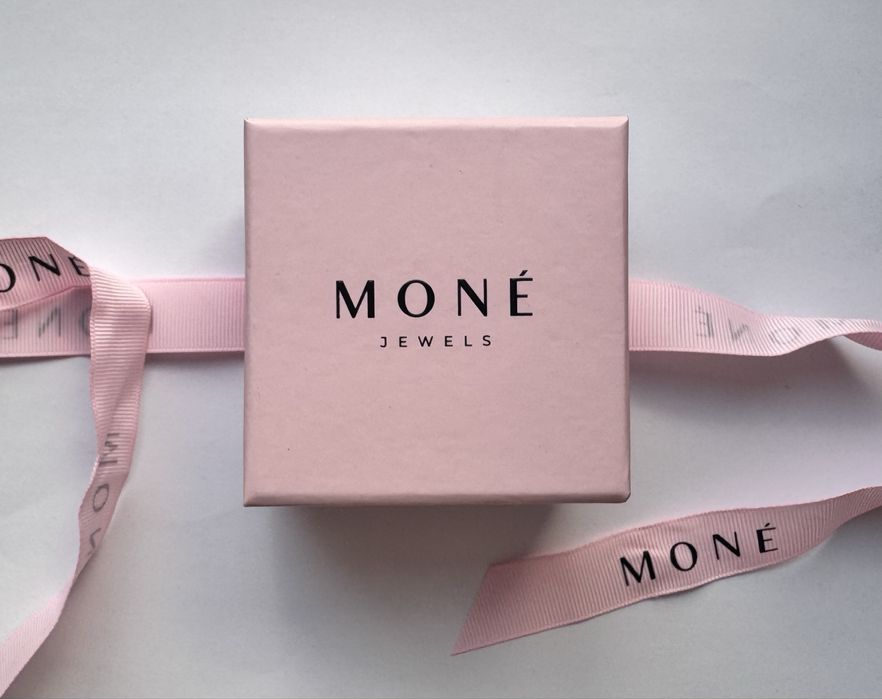 Подвеска из Mone jewels