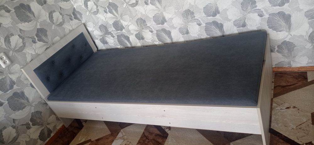 Продам односпальную кровать