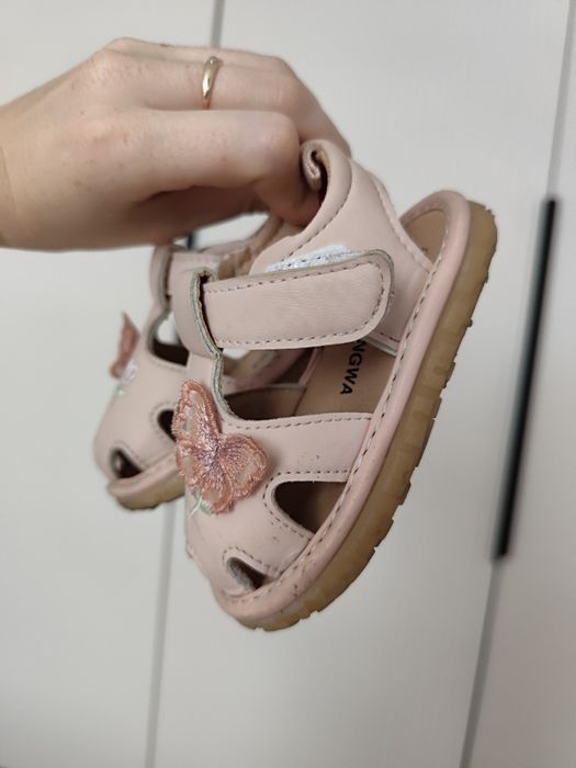 Продам сандалии детские