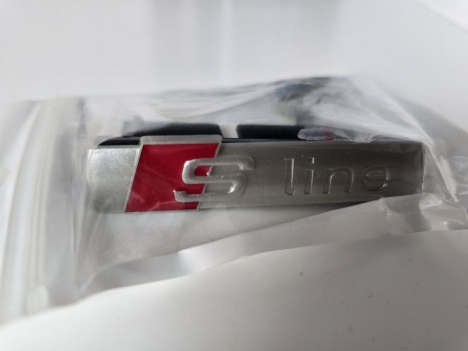 Emblema metalica S-line