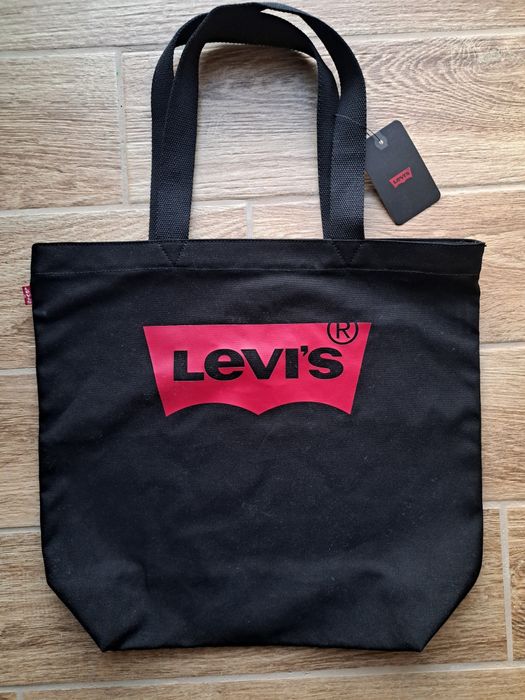 Нова черна чанта Levi's