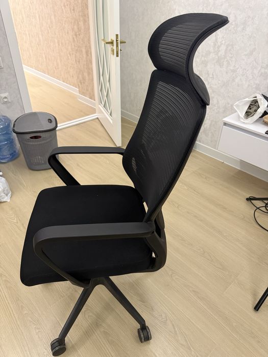 Ergonomik ofis kreslosi / kompyuter kreslosi (holati zo’r)