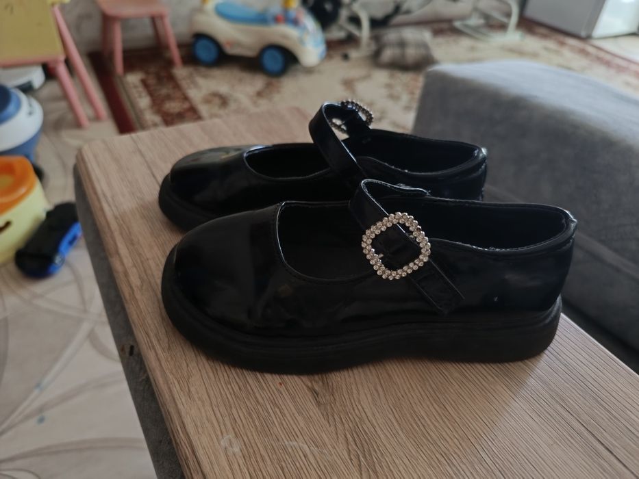 Школьные туфельки