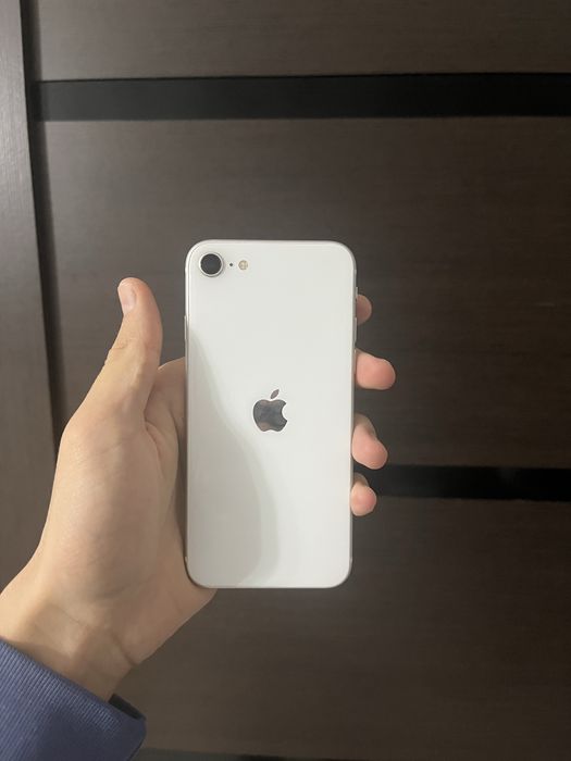 Продам Iphone se 2020