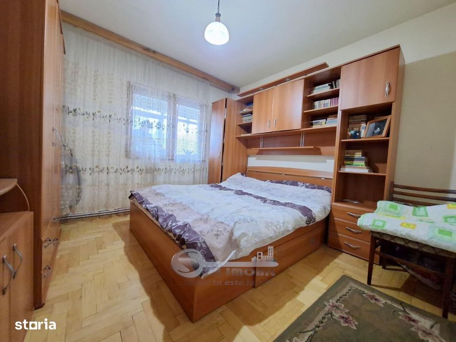 Apartament 3 camere decomandat, Nicolina, baie cu geam