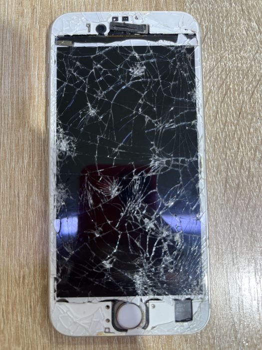 продам iphone s на запчасти