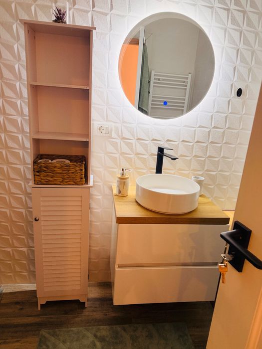 Închiriere apartament 2 camere modern + curte privată 25 mp  Palazu Mare