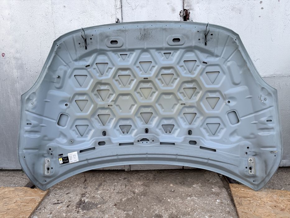 Преден капак за Volvo V40 Волво В40  2012-2019г