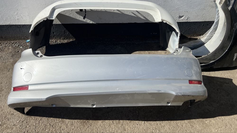 Задний бампер Тойота Эстима