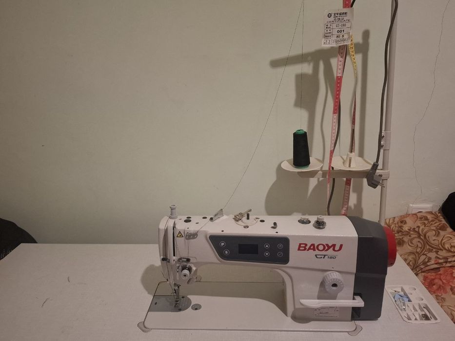 Тикув машинаси столи билан