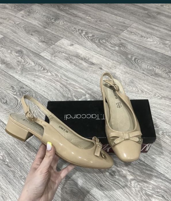 Кроссовки новые