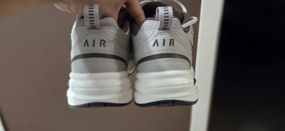 Кроссовки Nike Air Monarch 4