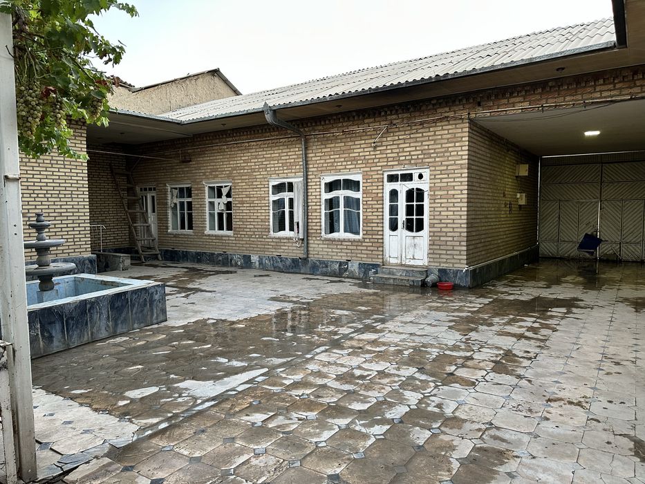 Buktaroy qishlog’idan yashash uchun barcha qulayliklarga ega uy sotila