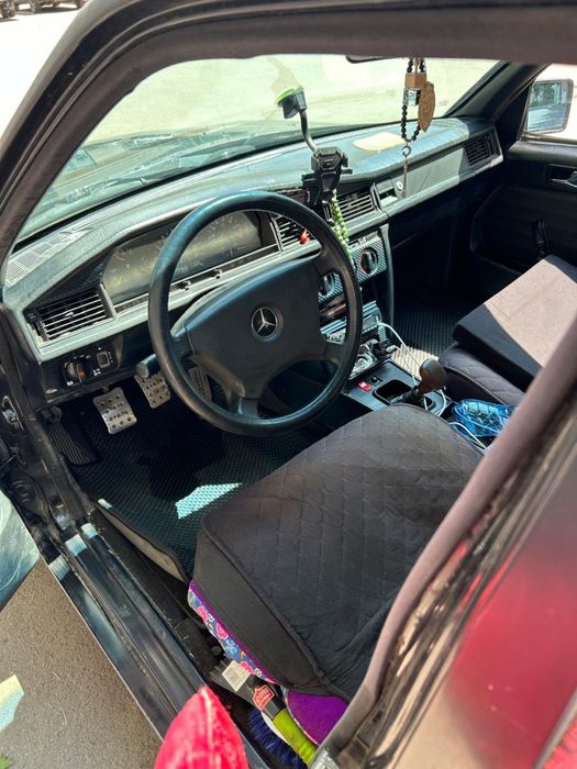 Mercedes-Benz 190
