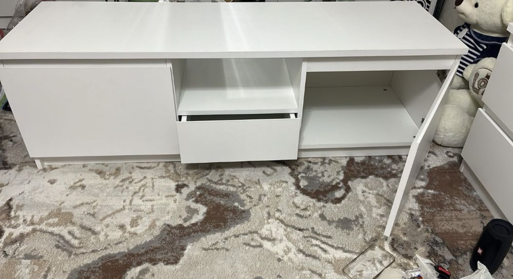 Продам новую тумбу под телевизор